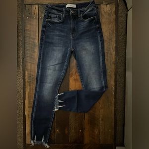 Kancan size 26 ankle cropped shredded jean